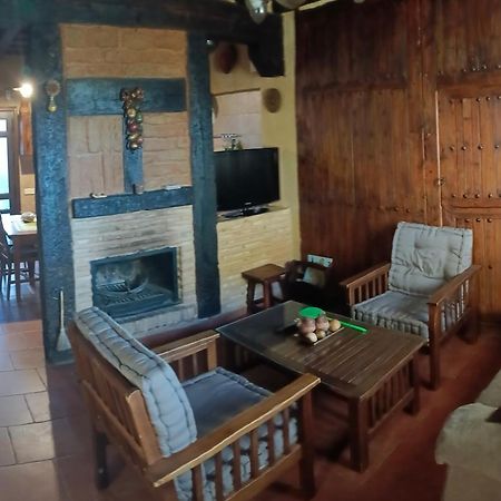 Casa Rural La Casa De Los Pollos Turrubuelo エクステリア 写真