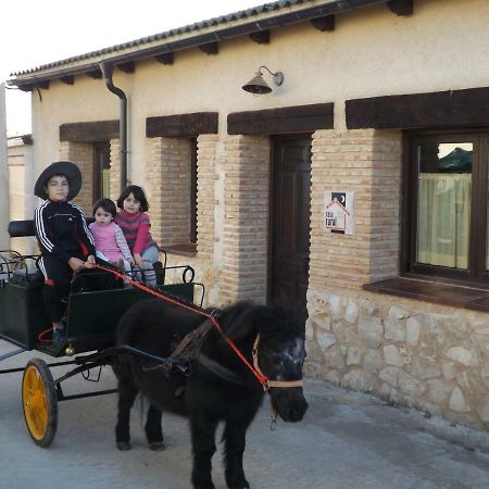 Casa Rural La Casa De Los Pollos Turrubuelo エクステリア 写真