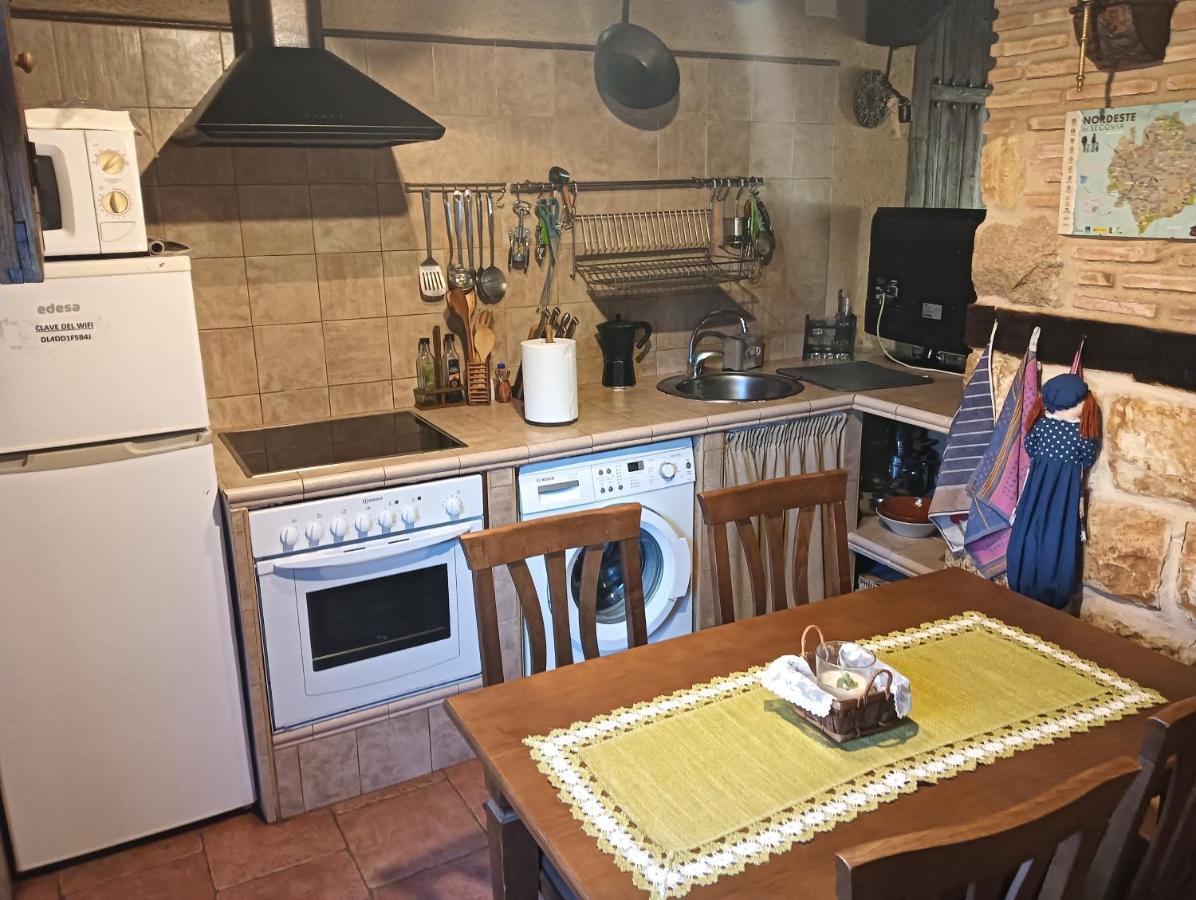 Casa Rural La Casa De Los Pollos Turrubuelo エクステリア 写真