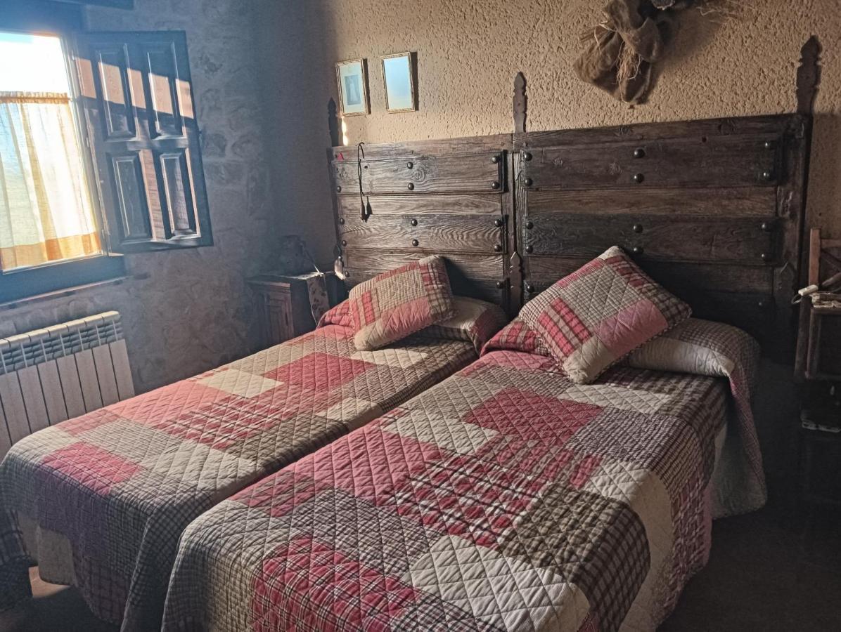 Casa Rural La Casa De Los Pollos Turrubuelo エクステリア 写真