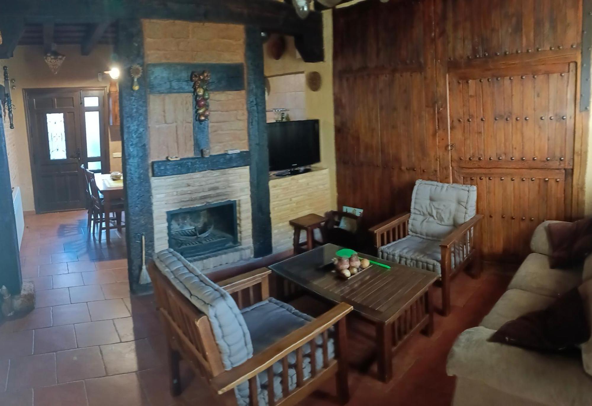 Casa Rural La Casa De Los Pollos Turrubuelo エクステリア 写真