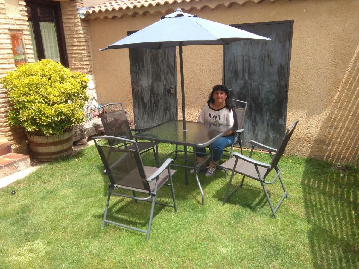 Casa Rural La Casa De Los Pollos Turrubuelo エクステリア 写真